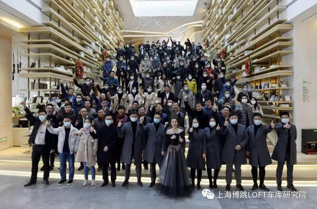 嘉定全国一百多人在华侨城汉口道6号参观研讨LOFT专利车库技术！